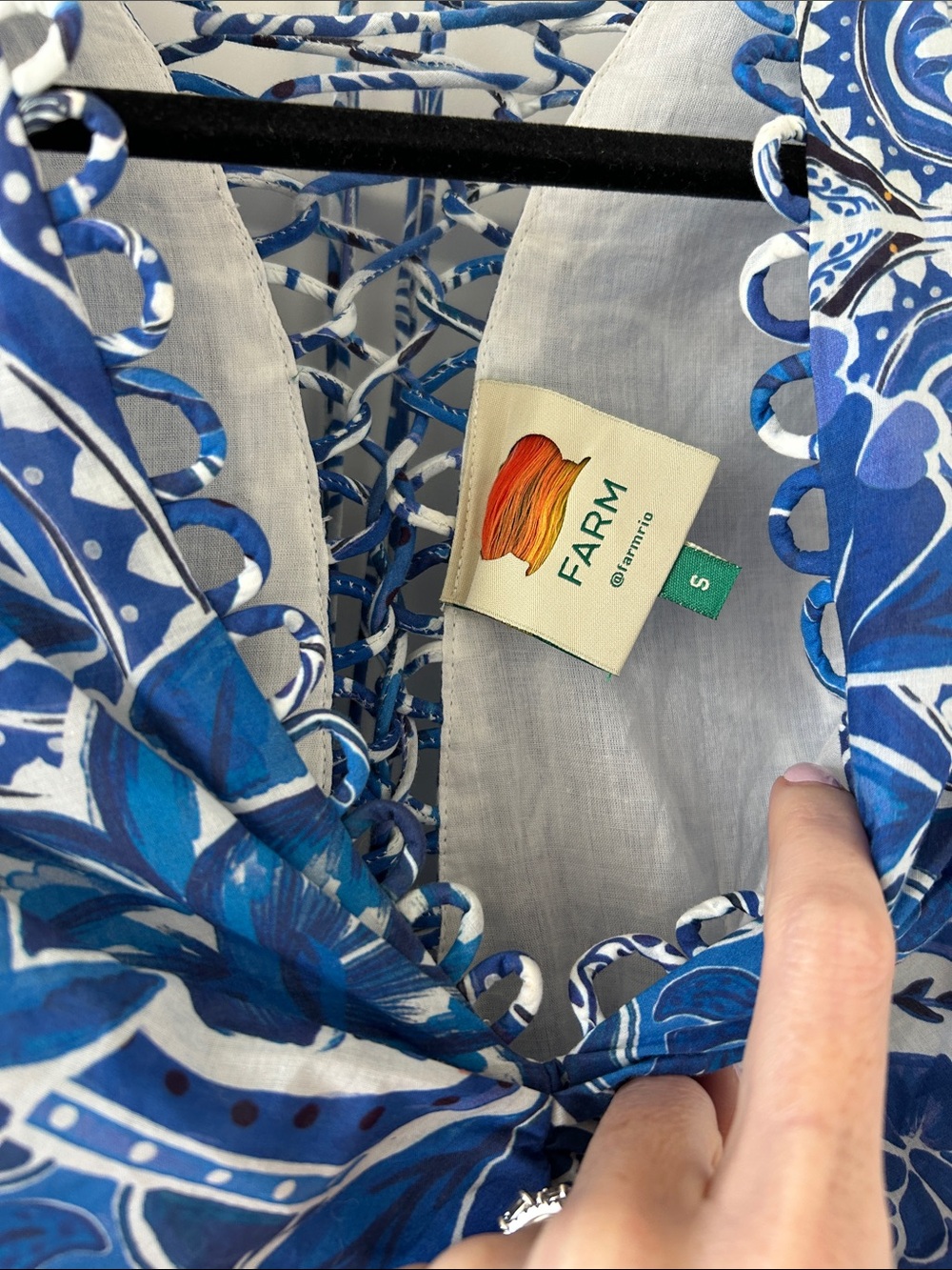 FARM Rio Tile Dream Puff Sleeve Mini Dress Blue - Picture 2 of 8